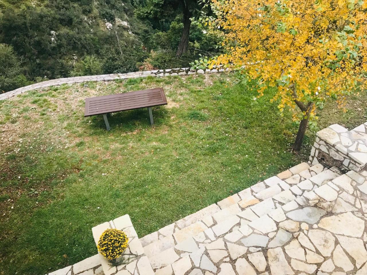 Chalet In The Forest Kalavryta Ngoại thất bức ảnh